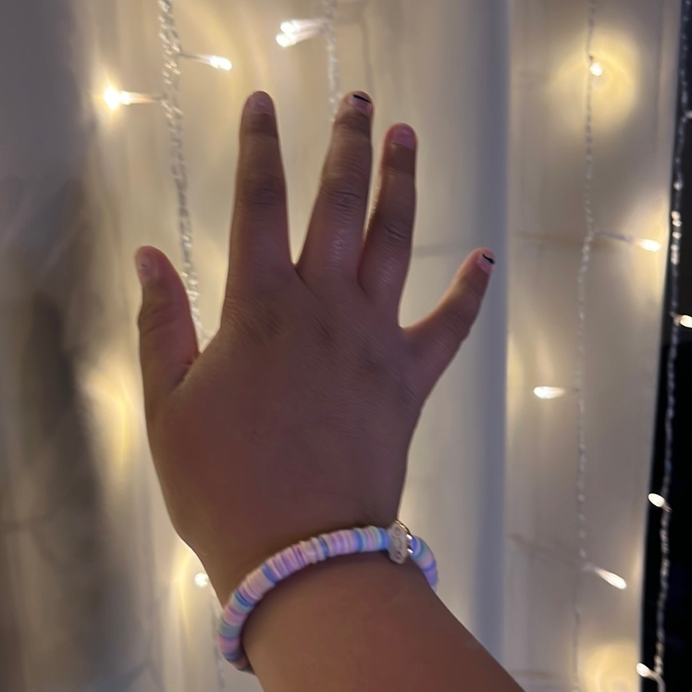 Spring cloud bracelet! Maybe a stretchy material to fit most wrist!💖